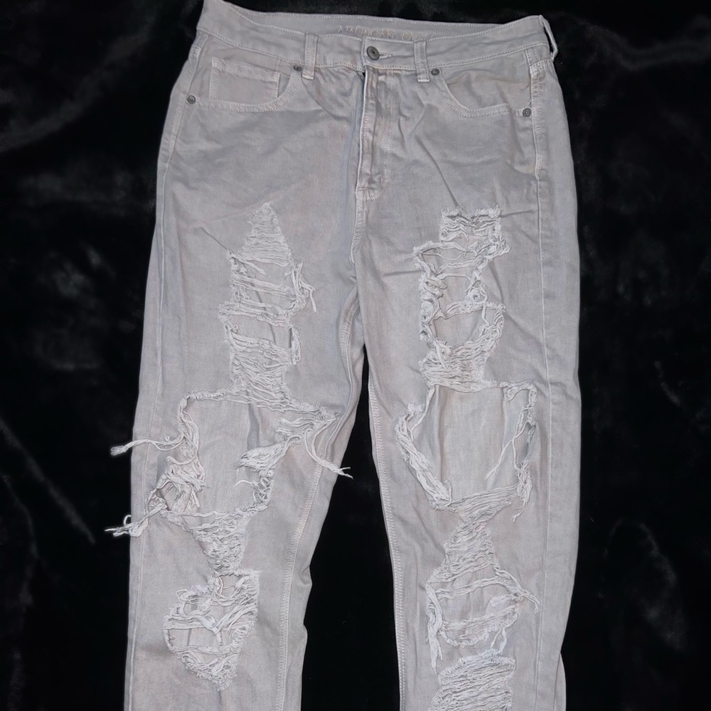 American Eagle mom jean